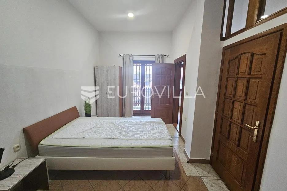 Vinkovci, CENTAR, stambeno, poslovna zgrada 286,41 m² na zemljištu površine 836 m²