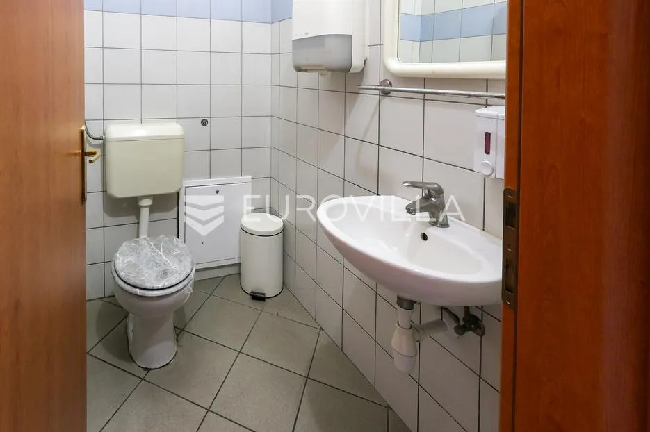 slavonski brod, industrijska zona, proizvodno, poslovna zgrada 1.250 m² - slika 20