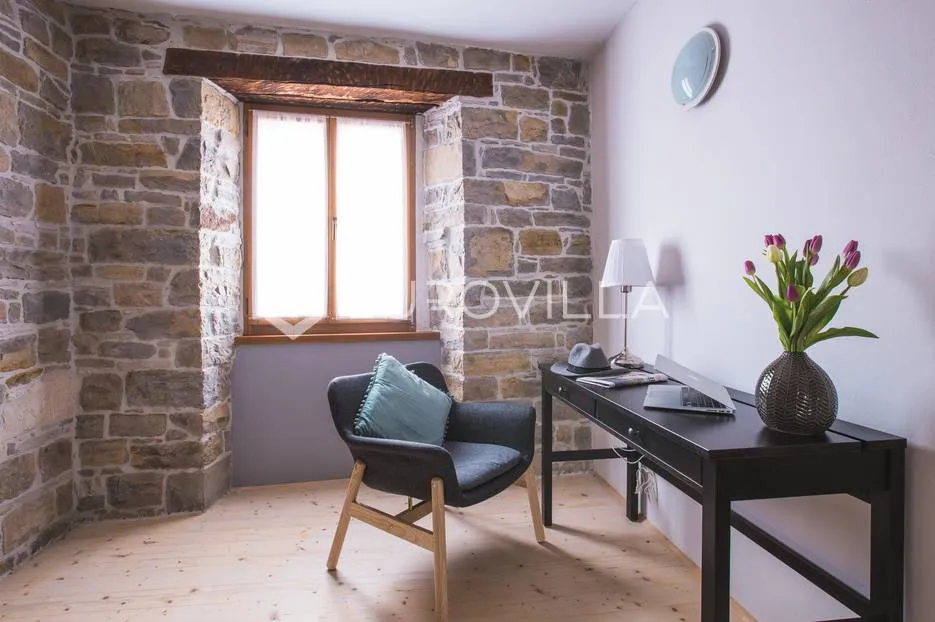 istra, oprtalj, kamena kuća u nizu s tri apartmana i dva poslovna prostora, jedinstvena ponuda - slika 10
