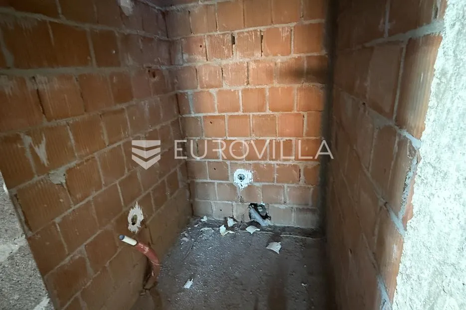 osijek, tenja, na prodaju kuća prizemnica (roh-bau), 130 m2 na parceli od 342 m2 - slika 17