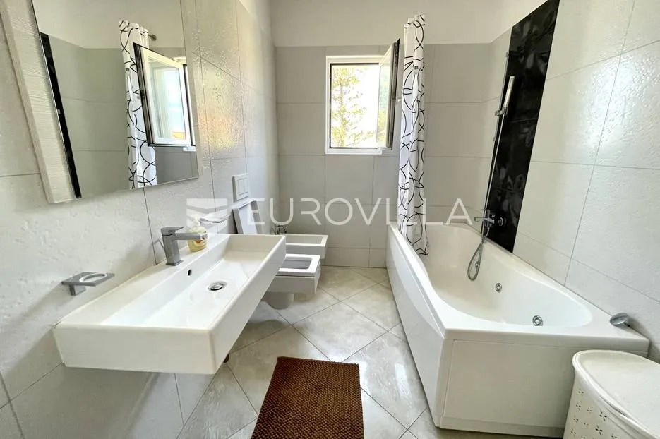otok rab, barbat, trosoban stan na 1. katu veličine 102 m² - slika 8