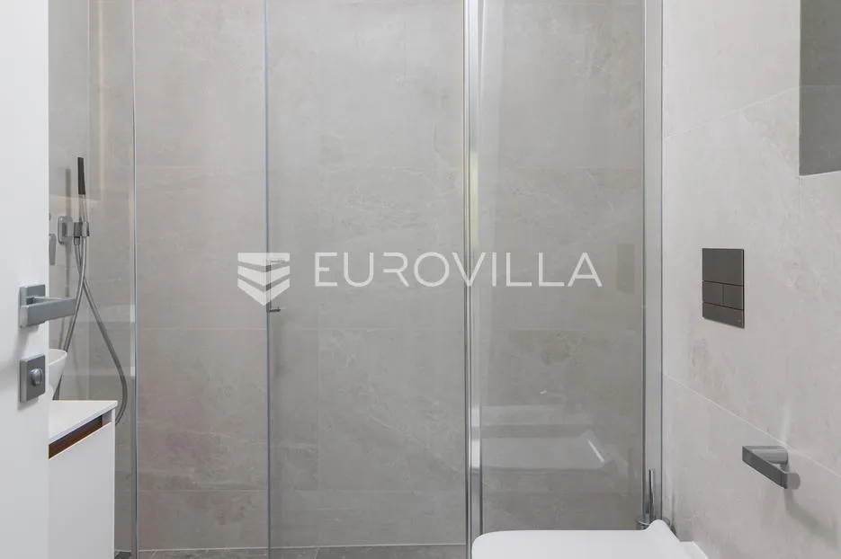 opatija, centar, atraktivan višesoban stan u novogradnji s 4 parkirna mjesta nkp 254 m2 - slika 10