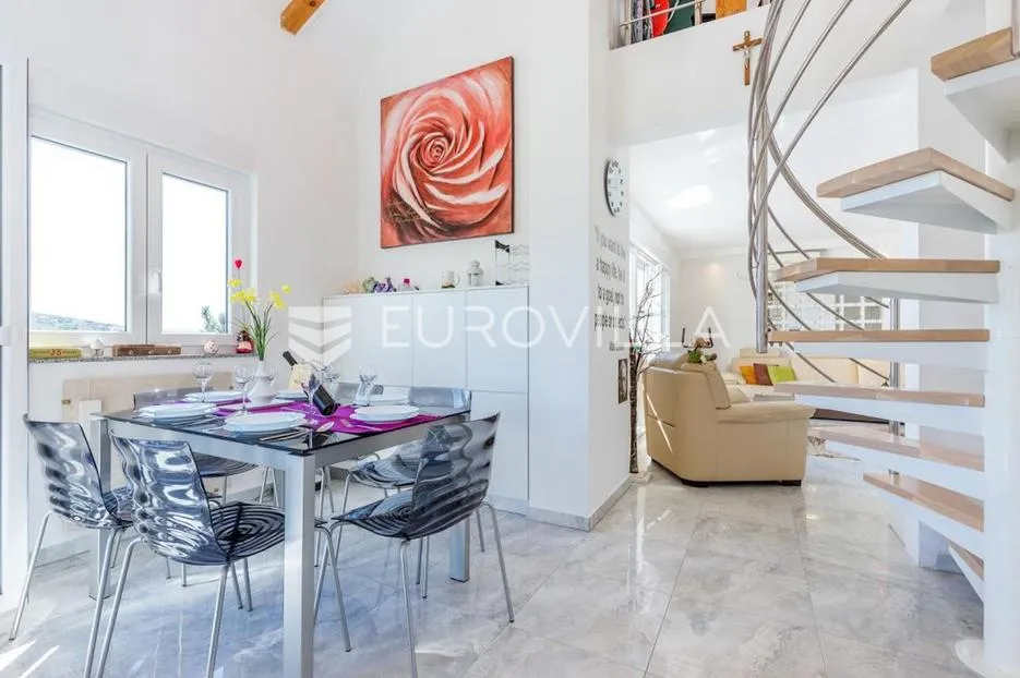 crikvenica, eksluzivni četverosobni penthouse neto korisne površine od 145 m² s parkingom - slika 11