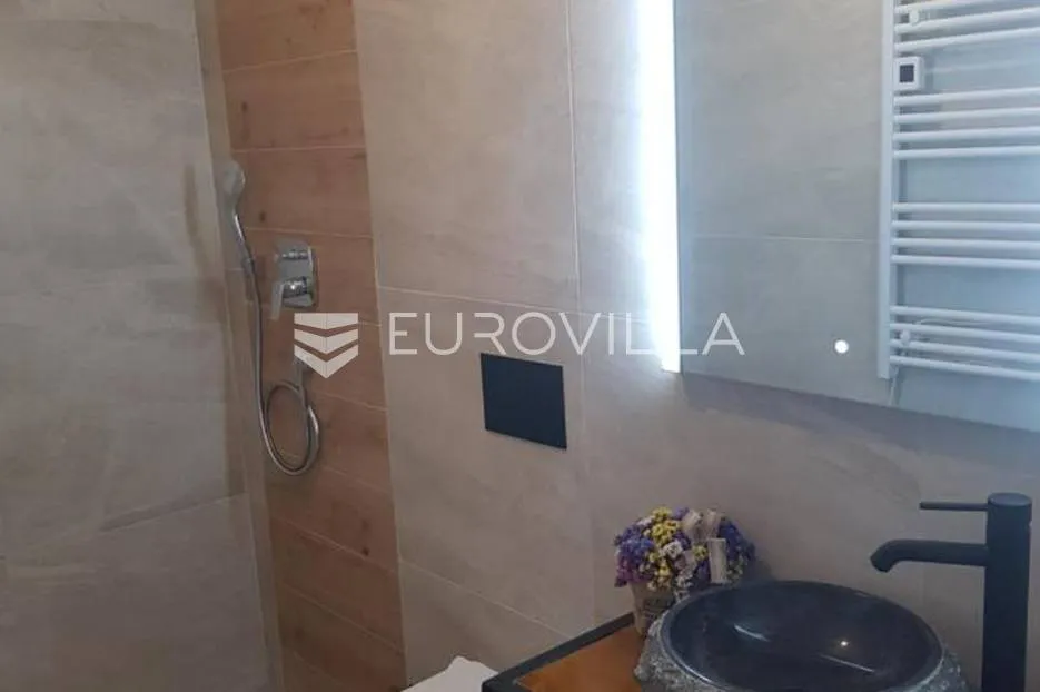 pag, moderan mini hotel s osam soba, apartmanom, restoranom i teretanom - slika 8