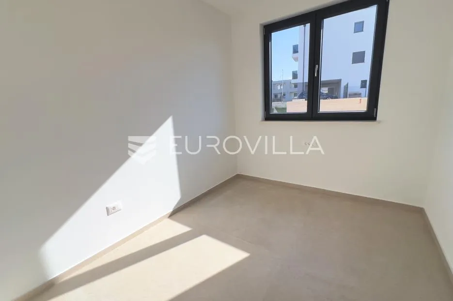 umag, novogradnja, stan u prizemlju, 64.77 m² s vrtom od 157 m² - slika 7