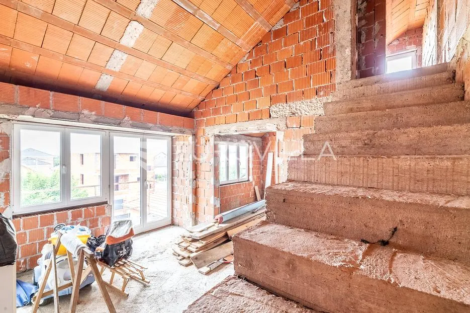 zagreb, sesvete, stambeno poslovna roh bau kuća 410 m2 - slika 8
