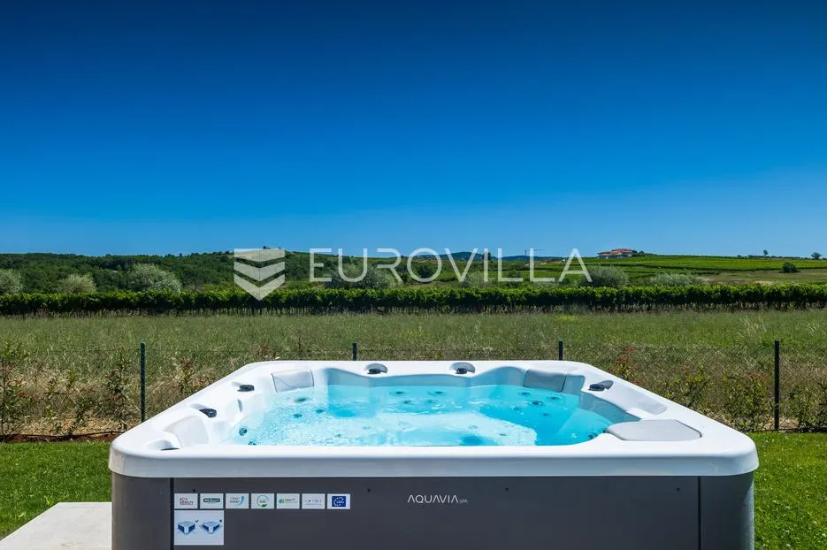 istra, brtonigla, moderna vila s bazenom i jacuzzijem - slika 10