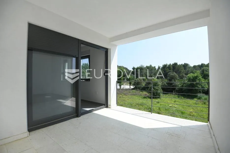zadar, zaton, trosoban stan s krovnom terasom, 50 m od mora - slika 8