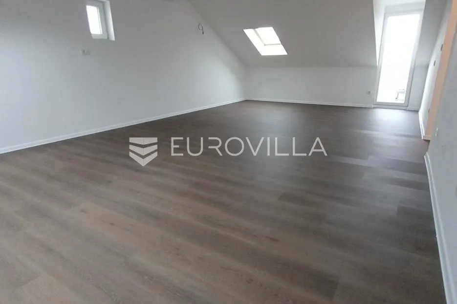 split, brda, potpuno renoviran trosoban stan - slika 2