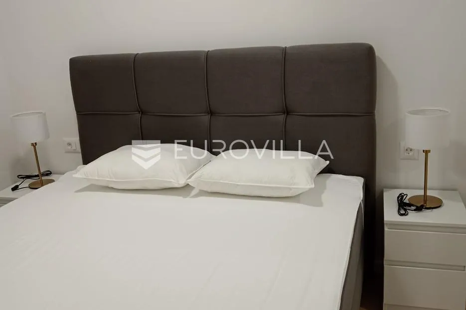 split, pazdigrad, moderno opremljen trosoban stan južne orijentacije za dugoročan najam - slika 8