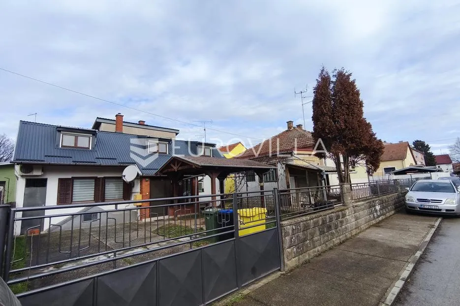 Vinkovci, Zagrebački blok, Obiteljska kuća s dodatnim stambenim objektom na kutnoj parceli