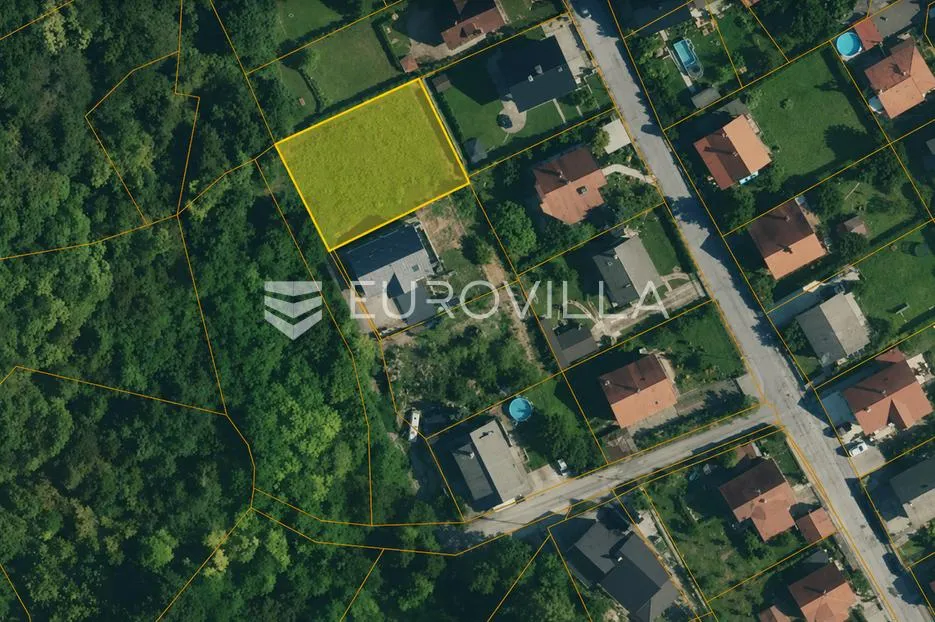 Samobor, Ulica Pape Ivana XXIII, građevinsko zemljište 663 m², mogućnost gradnje obiteljske kuće ili