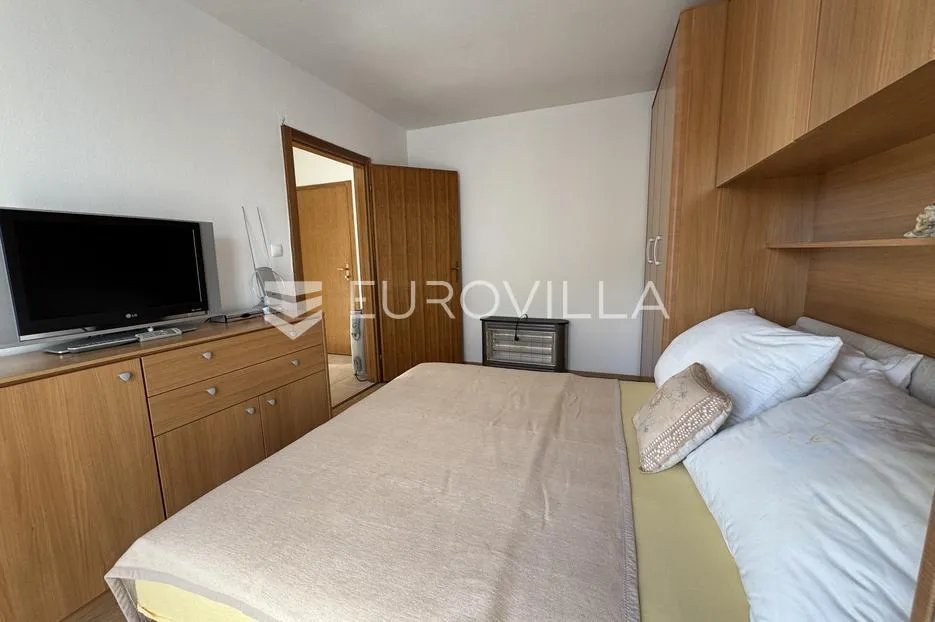 jadranovo, odličan stan 47 m² s dva balkona, 380 m od mora - slika 9