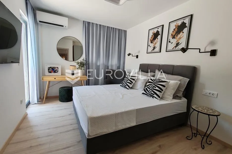 rogoznica, podorljak, novogradnja, moderno uređena kuća s bazenom, 150 m² - slika 8