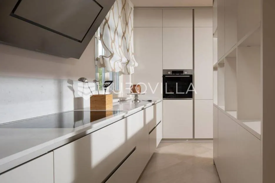 istra, vabriga - ekskluzivna, unikatna vila bezvremenske ljepote nkp 357m2 - slika 19