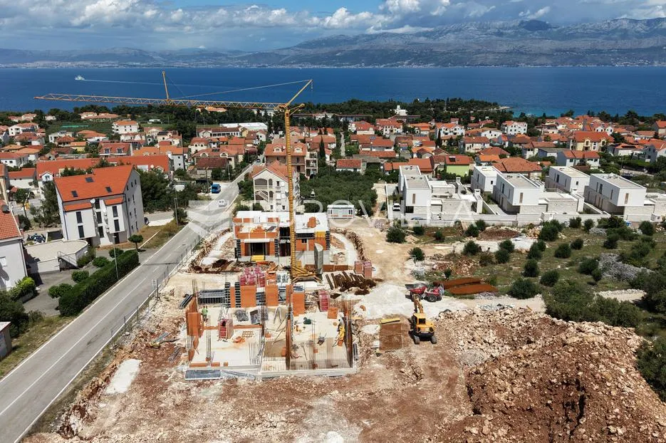 brač, supetar, dvosoban stan na prvom katu s pogledom na more - slika 25