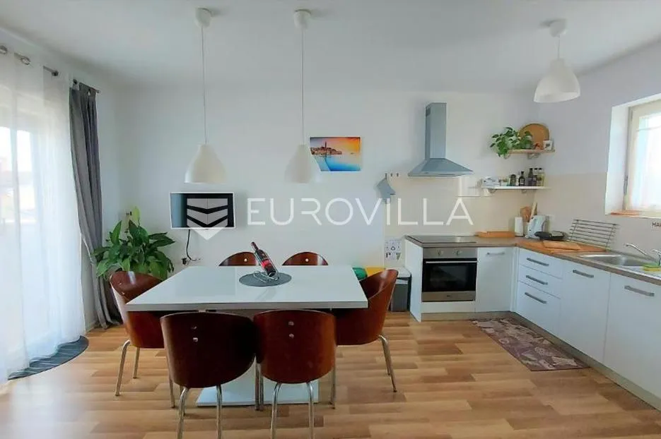 bale, samostojeća kuća s 3 apartmana - slika 12