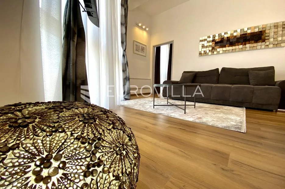istra, pula, luksuzan, moderno opremljen trosoban stan 85 m² - slika 23