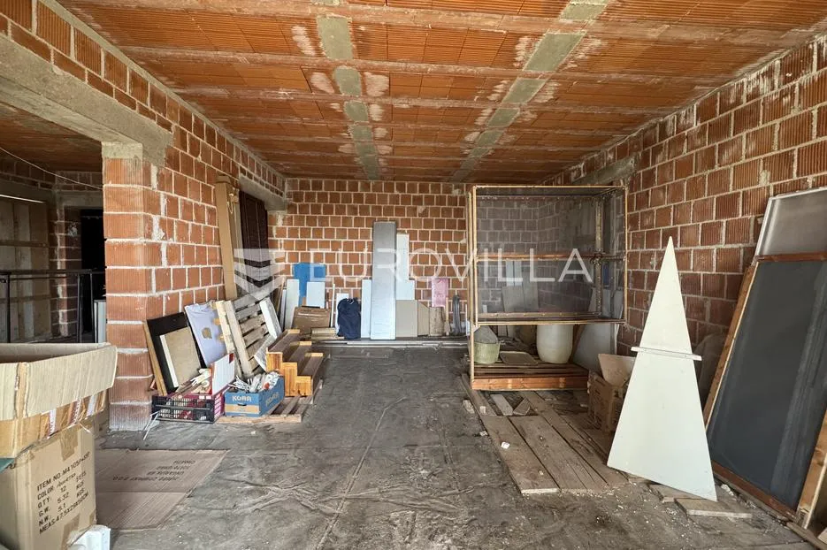 istra, rovinjsko selo, dva stana u roh bau fazi i okućnica 591 m² - slika 13