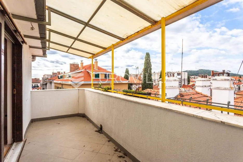 split, manuš, dvosoban stan s velikim potencijalom - slika 16