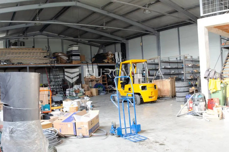 vinkovci, jošine, hala 364.60 m² s pomoćnom zgradom uredske namjene 104.80 m² - slika 6