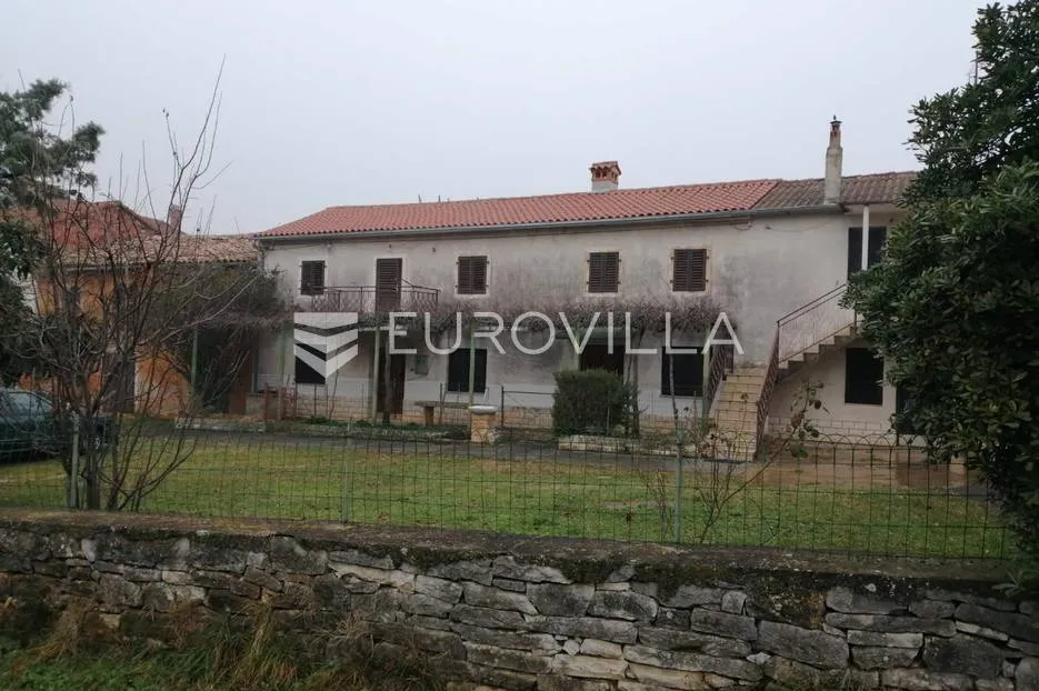 kaštel, plovanija velika stara samostojeća kuća - stancija - slika 17