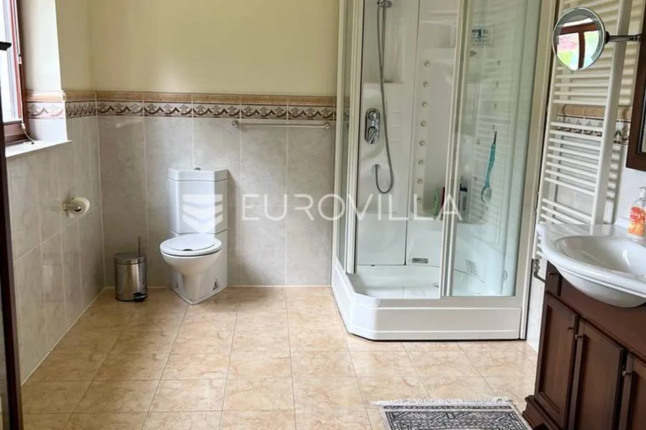 rakovica, plitvička jezera, obiteljska kuća 600 m² na zemljištu 41416 m² - slika 24