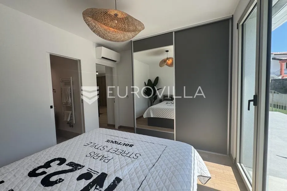 istra, rovinj, moderan stan s dvije spavaće sobe 101 m², vrtom i ograđenim parkirnim mjestom - slika 10