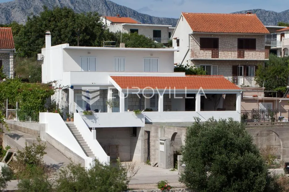 hvar, sućuraj, kuća s četiri stambene jedinice u prvom redu do mora - slika 2