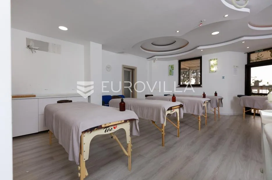 opatija, volosko, reprezentativan poslovni prostor, terasa 100 m² - slika 15