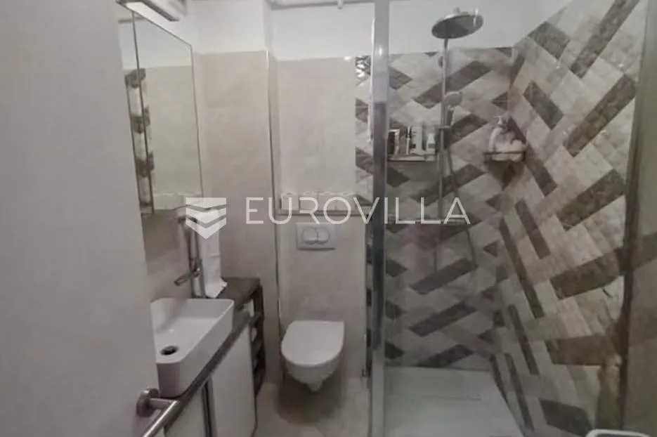 rijeka, podmurvice, stan površine 56 m², adaptiran - slika 6