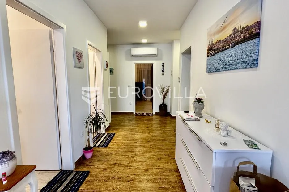 istra, novigrad, stan 120 m² krovna terasa 150 m²,na top lokaciji 500 m od centra grada - slika 4