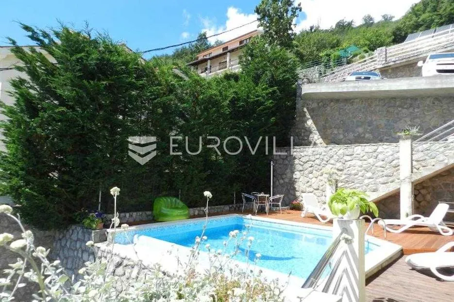 lovran, prostrana vila s tri stana, bazenom i spektakularnim panoramskim pogledom na more - slika 12