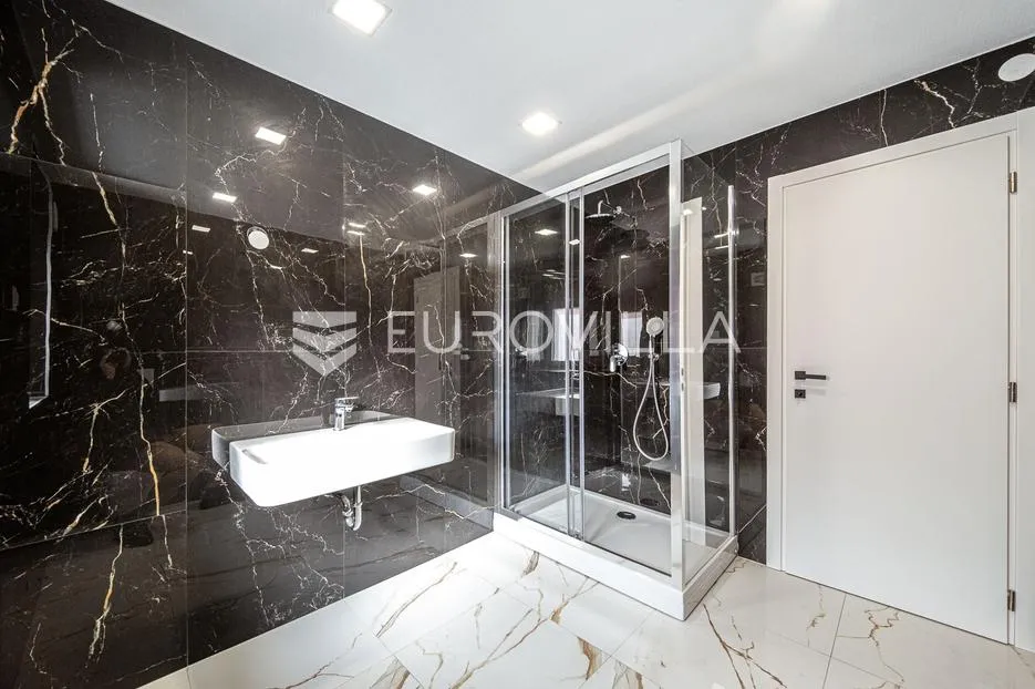 zaprešić, centar, četverosoban stan 160 m² s 4 parkirna mjesta, novogradnja - slika 7
