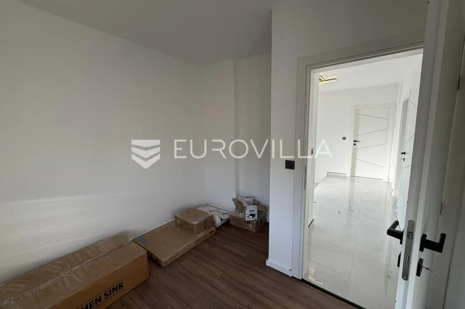slavonski brod, naselje matije ivanića, kuća 190 m² - slika 19