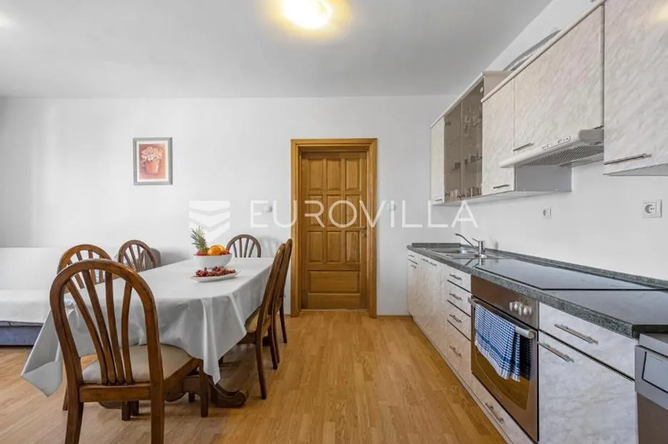 skradin, dubravice, kuća sa 7 apartmana i velikim bazenom, 760 m² - slika 19