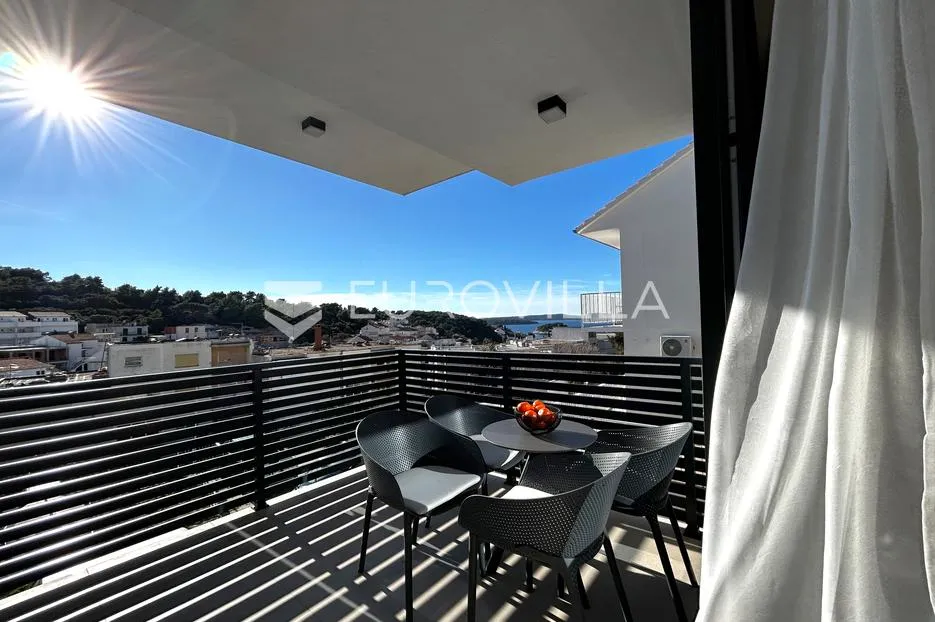 hvar, apartmanska vila sa pet uređenih apartmana - slika 28
