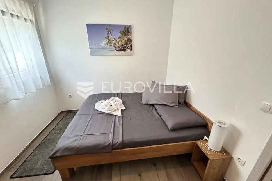 vir, atraktivna apartmanska kuća s 4 stambene jedinice udaljene 150 m od plaže - slika 40