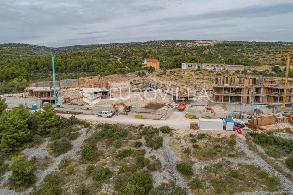 primošten, prekrasna vila idealna za život ili investiciju - slika 12