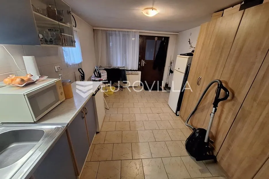 draganić, kuća 231 m², uređena na mirnoj lokaciji - slika 5