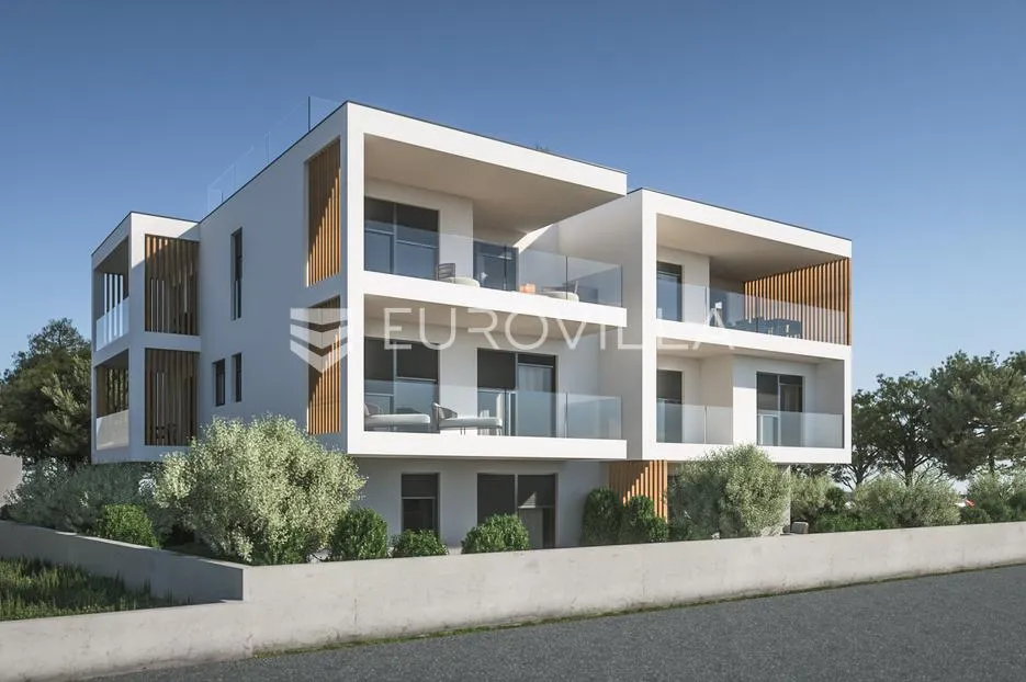 vodice, jednosoban stan s natkrivenom terasom u prizemlju - slika 9