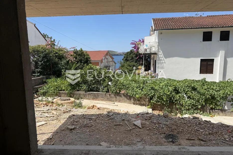trogir, čiovo, trosoban stan s privatnim bazenom i dva parkirna mjesta - slika 20