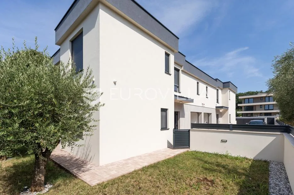 medulin, kvalitetna i moderna duplex kuća b, s grijanim bazenom 30 m² i garažom, 146 m² - slika 29