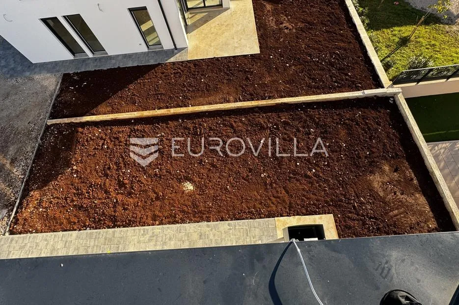 istra, novigrad, novogradnja, dvojna kuća 500 m od mora - slika 15