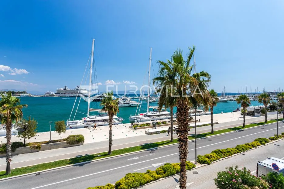 split, zapadna obala, luksuzan dvosoban stan s nevjerojatnim pogledom - slika 18
