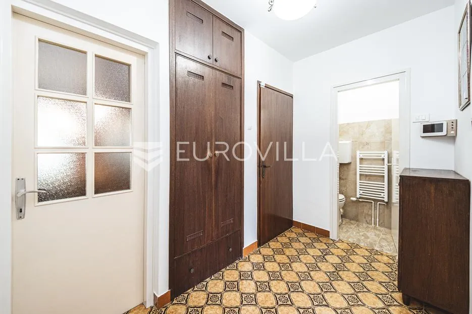 zagreb, mlinovi, odlična kuća u nizu s vrtom, garaža - slika 25