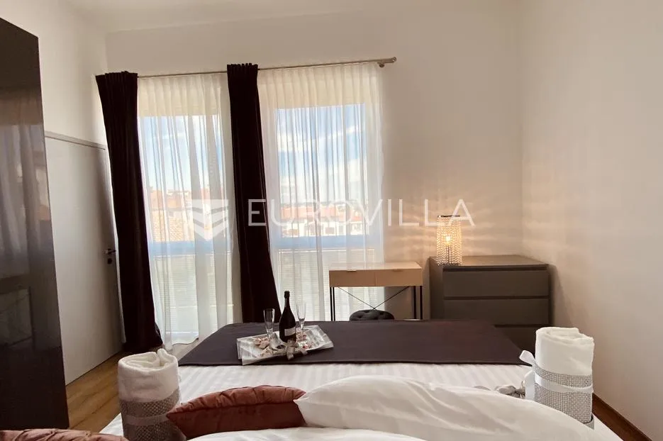 istra, pula, luksuzan, moderno opremljen trosoban stan 85 m² - slika 41