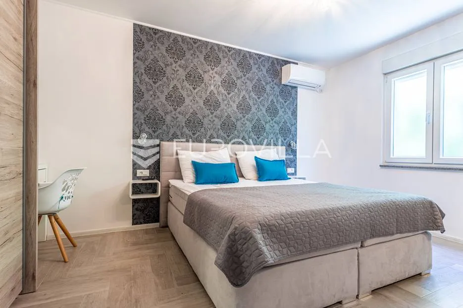 rogoznica, moderna vila drugi red do mora - slika 9