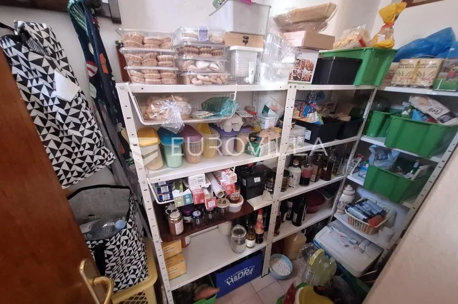 karlovac, centar, stan 231 m², odlična lokacija - slika 15