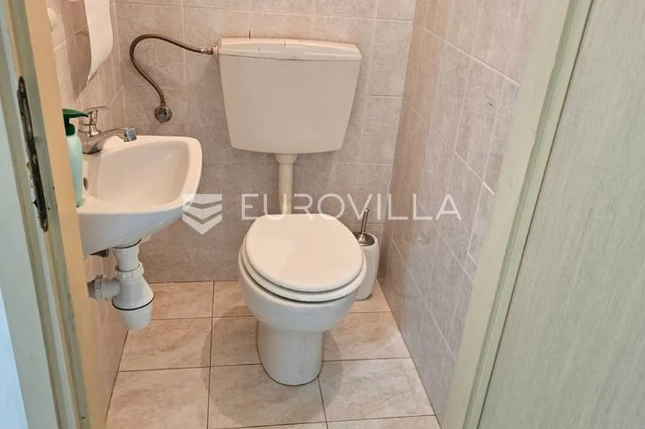 pula, centar, poslovni prostor od 36 m² - slika 8